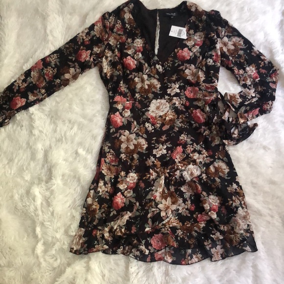 Lea & Viola Curve NWT Black Floral Wrap Dress 🌺 - Picture 2 of 11